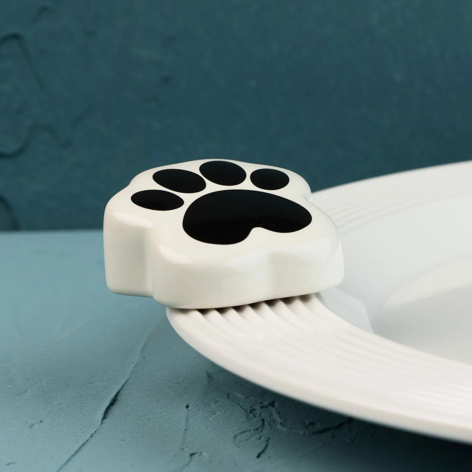 it’s paw-ty time